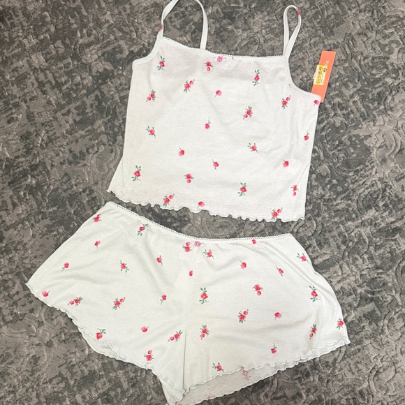 Colsie Other - Colsie Floral Sleepwear Set